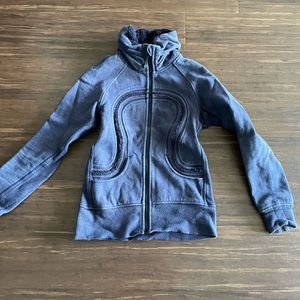 Lululemon sweatshirt
